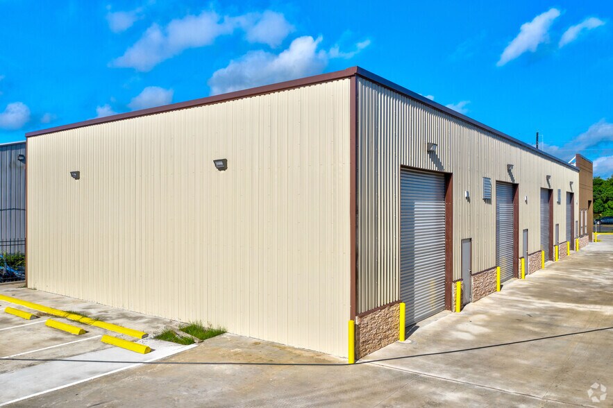 1631 Highway 6 S, Houston, TX à vendre - Photo de l’immeuble – Image 3 sur 52