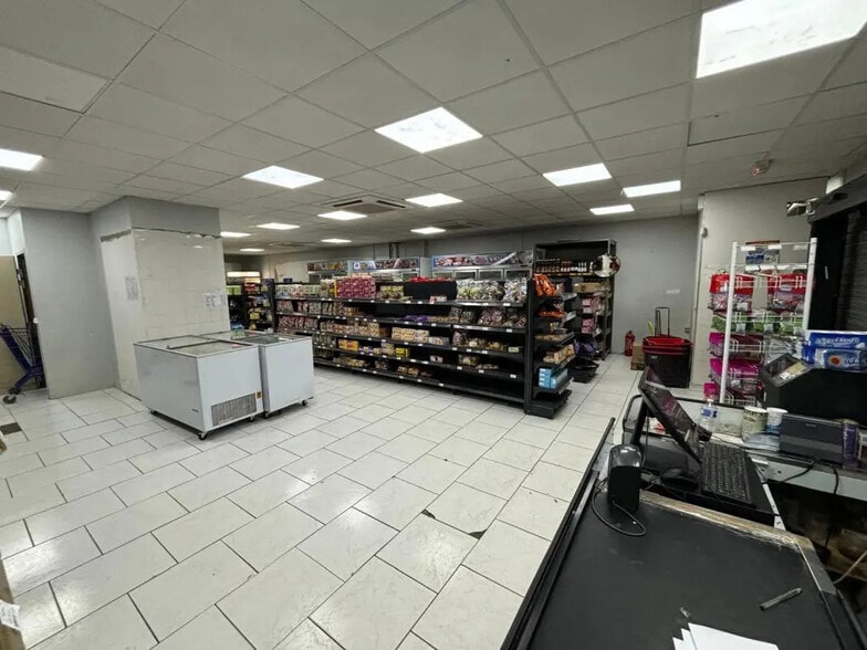 Local commercial dans Paris à louer - Photo de l’immeuble – Image 2 sur 6