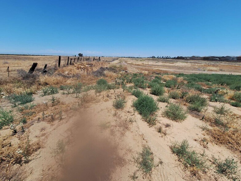 1250 W Cardella Rd, Merced, CA à vendre - Photo de l’immeuble – Image 1 sur 1