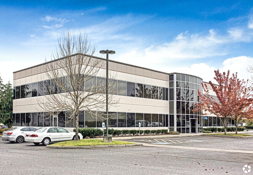 2590 Willamette Dr NE, Lacey, WA à vendre - Photo principale – Image 1 sur 3