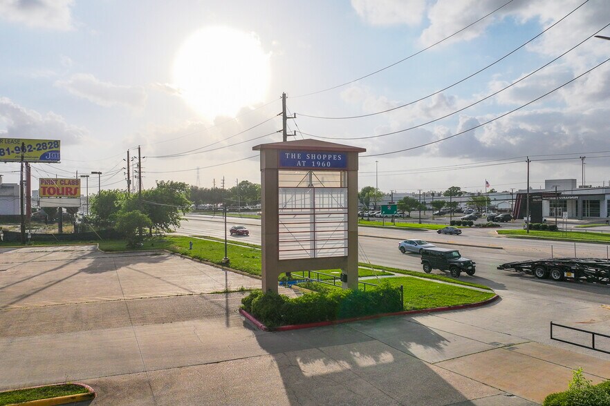 324 Fm-1960 Rd, Houston, TX à vendre - Photo de l’immeuble – Image 3 sur 129