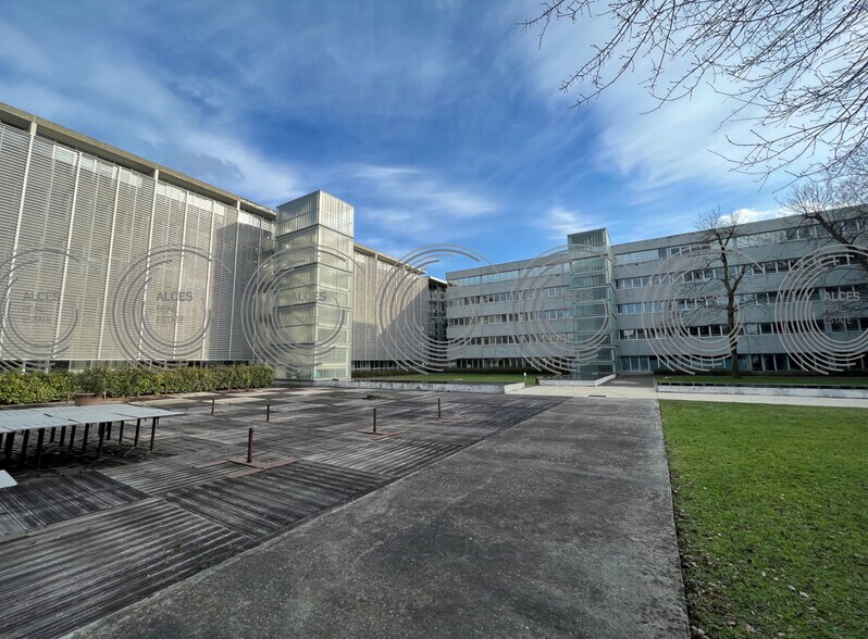 19 Allée James Watt, Mérignac à louer - Photo de l’immeuble – Image 2 sur 3