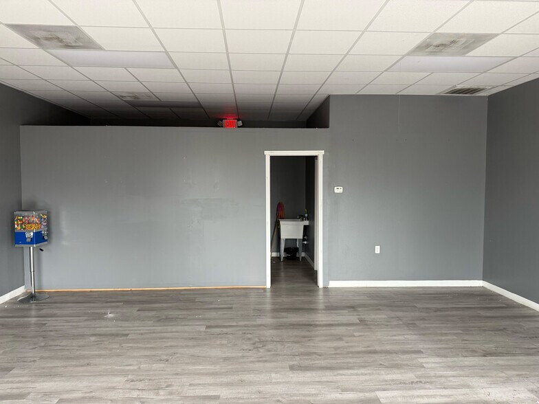 1328 S Jackson Rd, McAllen, TX à louer - Photo de l’immeuble – Image 3 sur 8