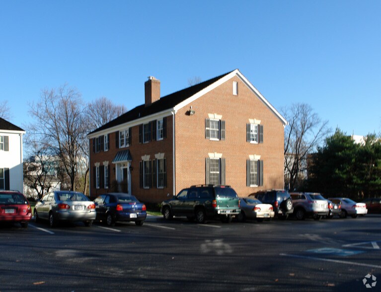25-33 Wood Ln, Rockville, MD à louer - Photo de l’immeuble – Image 2 sur 4
