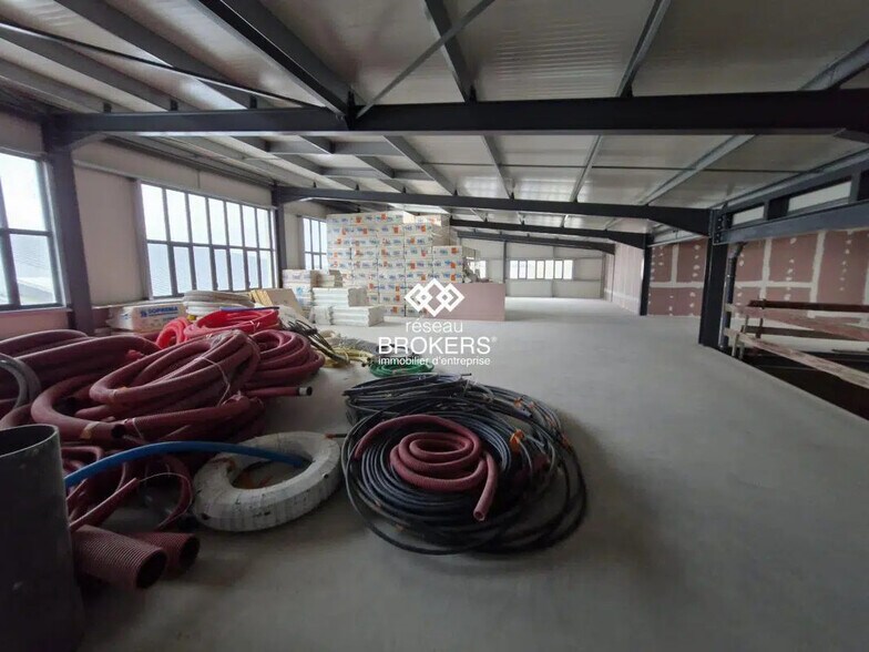Industriel/Logistique dans Montfermeil à louer - Photo de l’immeuble – Image 2 sur 2