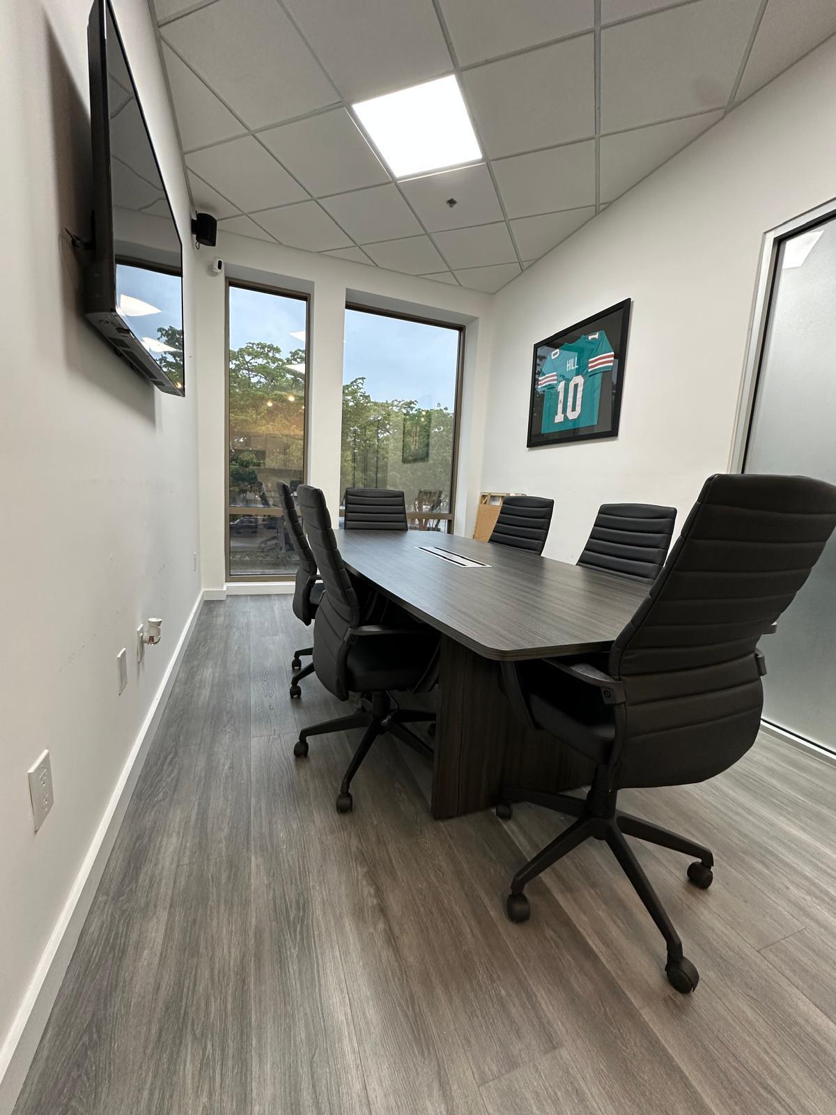 6500 Cow Pen Rd, Miami Lakes, FL à louer Photo de l’immeuble– Image 1 sur 16