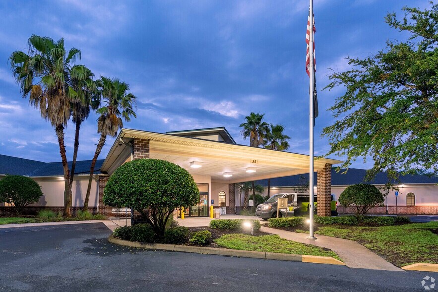 551 National Health Care Dr, Daytona Beach, FL à louer - Photo de l’immeuble – Image 3 sur 4