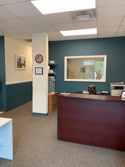 184 S 1st St, Lindenhurst, NY à louer - Photo intérieure – Image 3 sur 21
