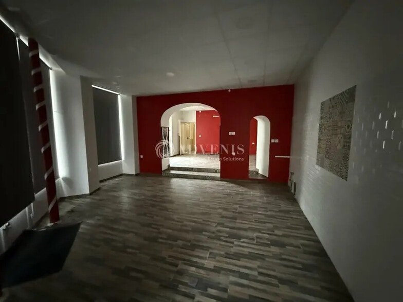 Bureau dans Orléans à vendre - Photo de l’immeuble – Image 2 sur 8