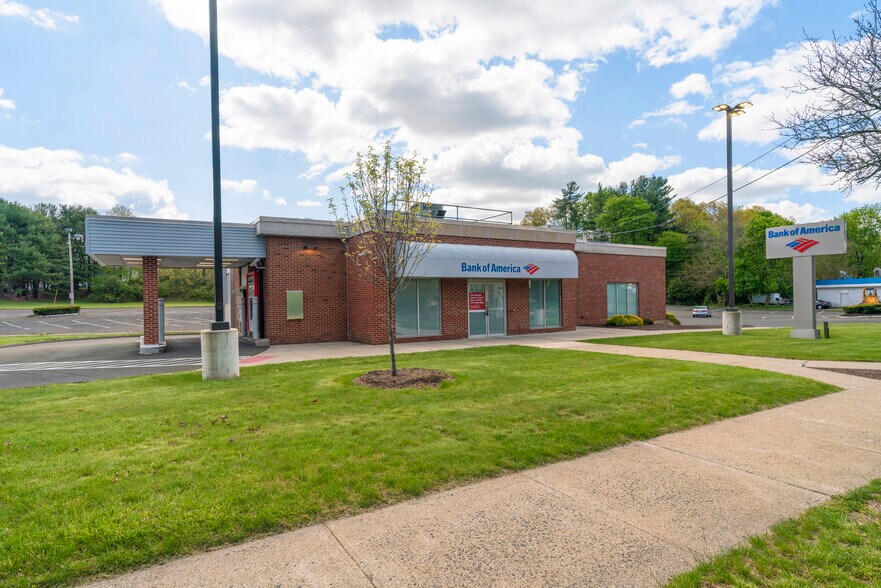 1697 Whitney Ave, Hamden, CT à louer - Photo de l’immeuble – Image 3 sur 14