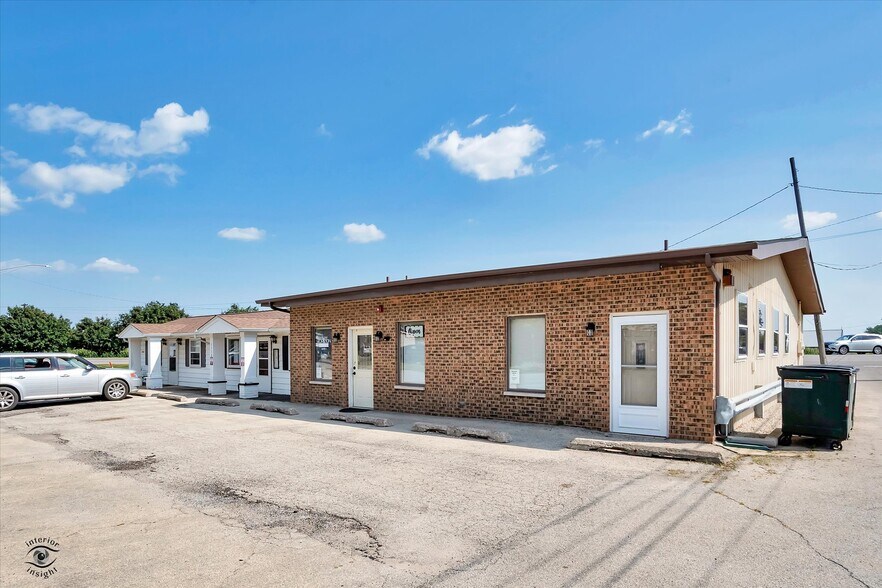 1112 E Railroad St, Sandwich, IL à vendre - Photo de l’immeuble – Image 2 sur 44