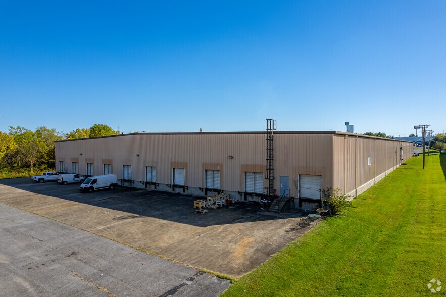 1216 Heil Quaker Blvd, La Vergne, TN à louer - Photo de l’immeuble – Image 3 sur 5