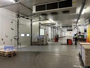 Industriel/Logistique dans SAINT-OUEN-L'AUMONE à louer Photo de l’immeuble– Image 2 sur 16