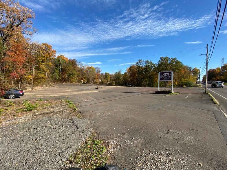 1485 N West End Blvd, Quakertown, PA à vendre - Photo de l’immeuble – Image 2 sur 3