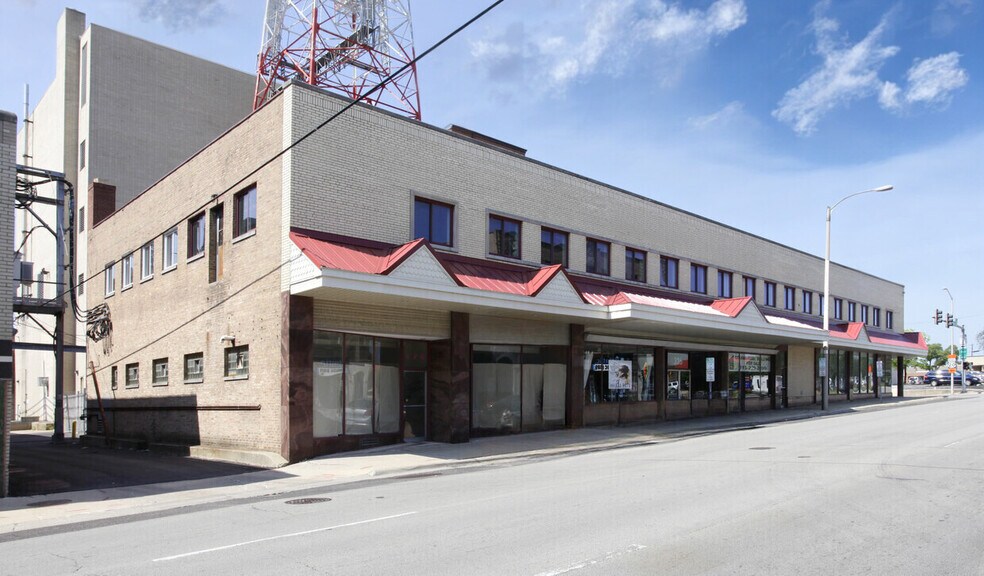 320-326 W Jefferson St, Rockford, IL à louer - Photo de l’immeuble – Image 2 sur 8