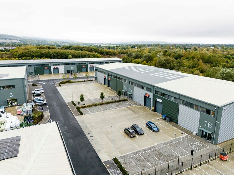 41 College Rd, Aylesbury à louer - Photo de l’immeuble – Image 2 sur 5