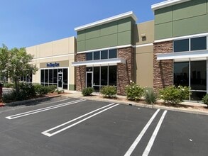 350 E Commercial Rd, San Bernardino, CA à louer Photo de l’immeuble– Image 1 sur 9