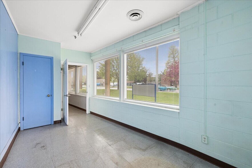 931 W Wilson St, Batavia, IL à louer - Photo intérieure – Image 2 sur 11