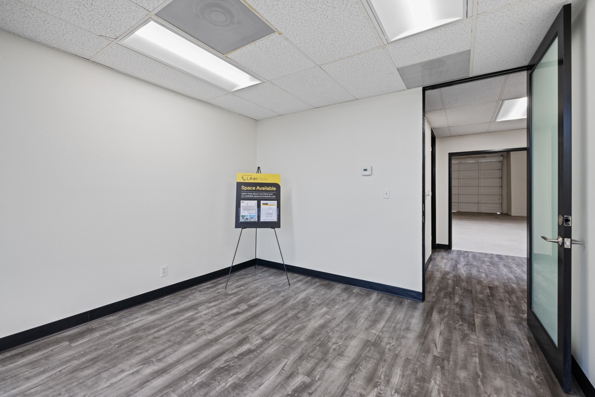 22722 Lambert St, Lake Forest, CA à louer Photo intérieure– Image 1 sur 27