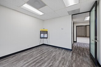 22722 Lambert St, Lake Forest, CA à louer Photo intérieure– Image 1 sur 27