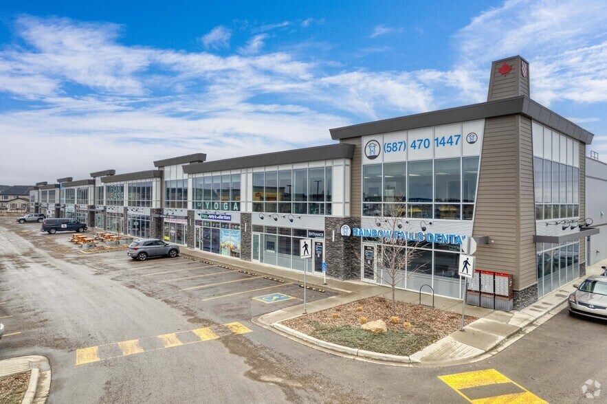 100 Rainbow Rd, Chestermere, AB à louer - Photo principale – Image 1 sur 6