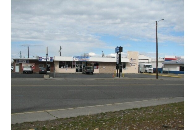 1320 N 4th Ave, Pasco, WA à louer - Photo de l’immeuble – Image 3 sur 9