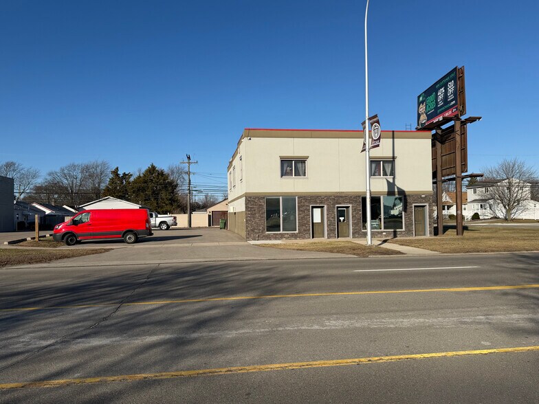 14226 Eureka Rd, Southgate, MI à vendre - Photo de l’immeuble – Image 2 sur 6