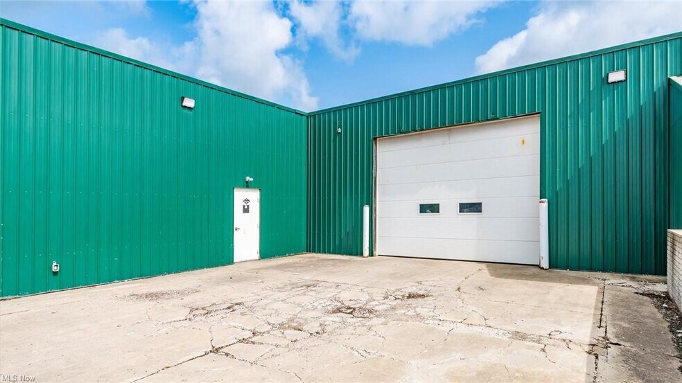 2411 E Wheeling Ave, Cambridge, OH à louer - Photo de l’immeuble – Image 3 sur 23