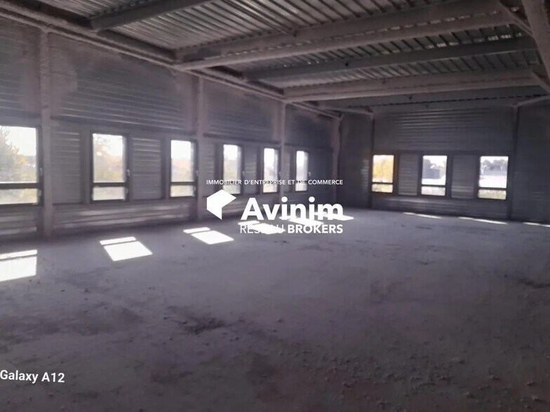 Bureau dans Saint-Jean-le-Blanc à louer - Photo de l’immeuble – Image 2 sur 6