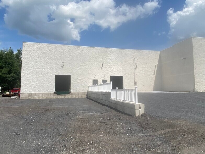 2261 Sans Souci Pky, Hanover Township, PA à louer - Photo de l’immeuble – Image 2 sur 2