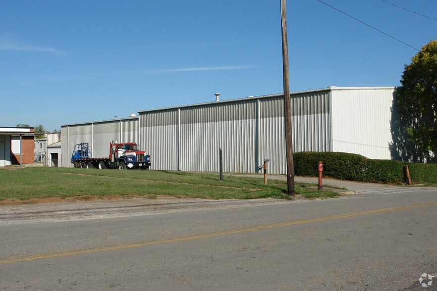 195 Lisle Industrial Ave, Lexington, KY à louer - Photo de l’immeuble – Image 2 sur 12