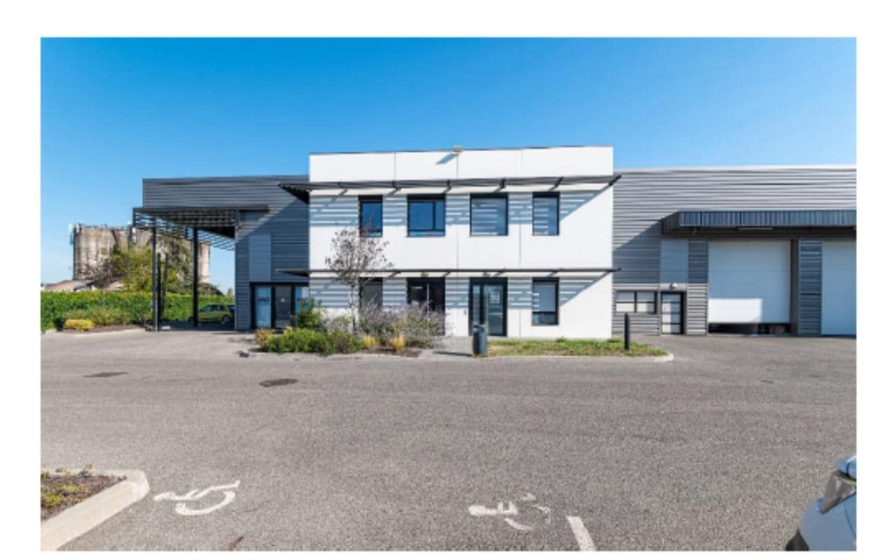 35-37 Rue Emile Zola, Décines-Charpieu à louer Photo de l’immeuble– Image 1 sur 6