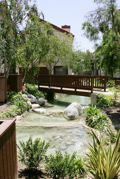 1765 Goodyear Ave, Ventura, CA à louer - Photo de l’immeuble – Image 3 sur 8