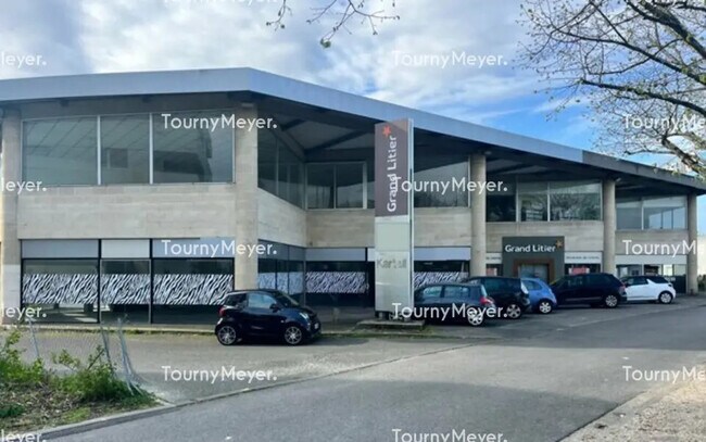 Plus de détails pour Local commercial à louer