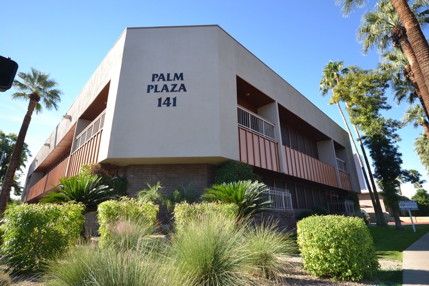 141 E Palm Ln, Phoenix, AZ à louer - Photo de l’immeuble – Image 2 sur 8