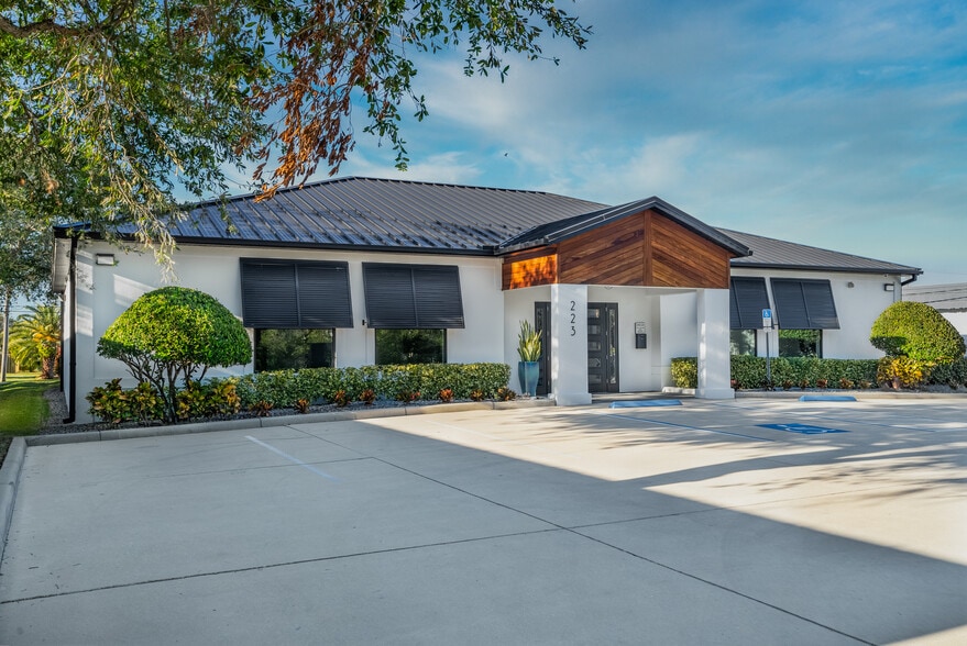 223 N Causeway, New Smyrna Beach FL - Bureau