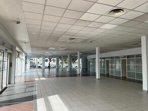 365 Route De Vienne, Vénissieux à louer Photo intérieure– Image 1 sur 60