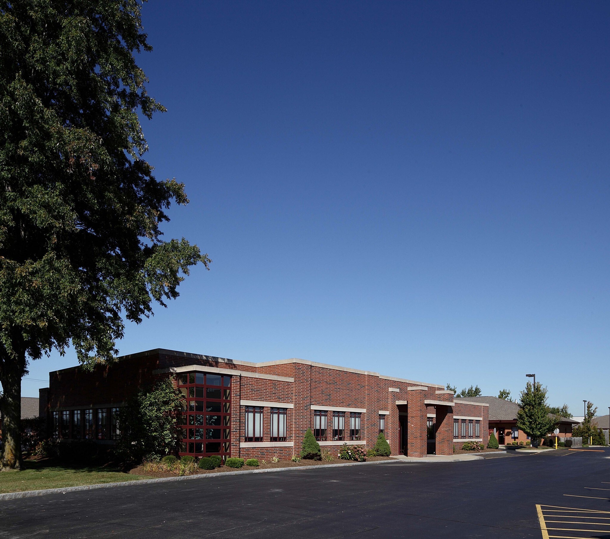 2562 Walden Ave, Buffalo, NY à louer Photo principale– Image 1 sur 8