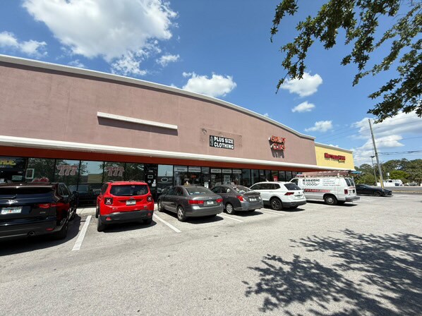 8619-8637 Us Hwy 19 N, Port Richey, FL à louer Photo de l’immeuble– Image 1 sur 5