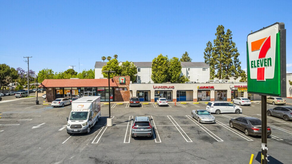 1417-1431 W Warner Ave, Santa Ana, CA à vendre - Photo de l’immeuble – Image 3 sur 6