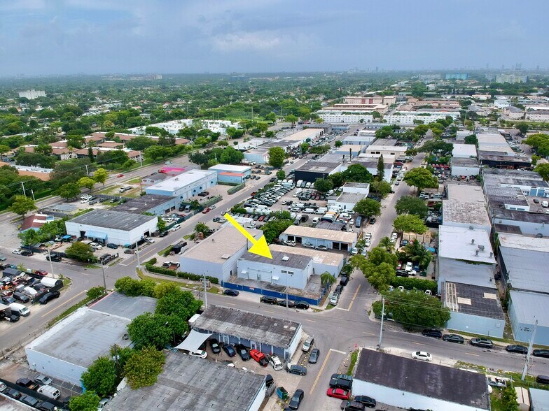 5751 Dawson St, Hollywood, FL à louer - Photo de l’immeuble – Image 3 sur 28