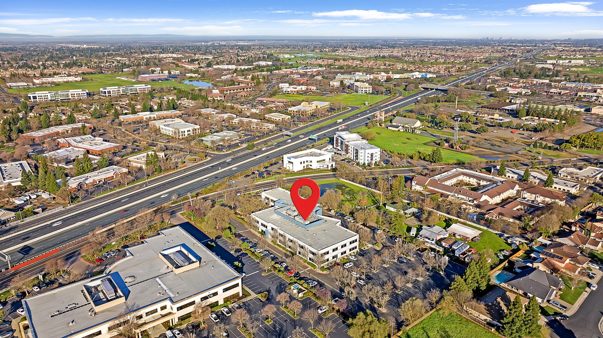 9355 E stockton Blvd, Elk Grove, CA à vendre Photo principale– Image 1 sur 28