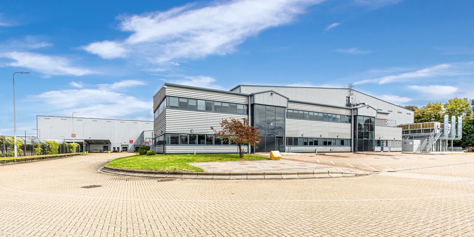 Eastern Av, Grays à louer Photo de l’immeuble– Image 1 sur 2