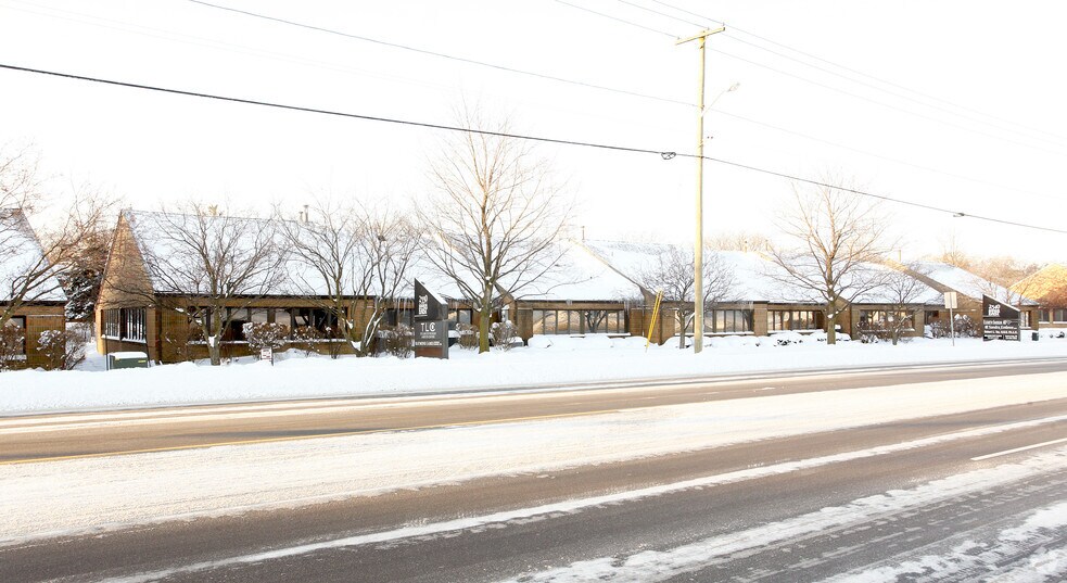 2340-2350 E Stadium Blvd, Ann Arbor, MI à louer - Photo de l’immeuble – Image 2 sur 2