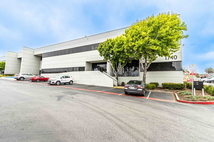 1740 Cesar Chavez St, San Francisco, CA à louer - Photo de l’immeuble – Image 2 sur 8