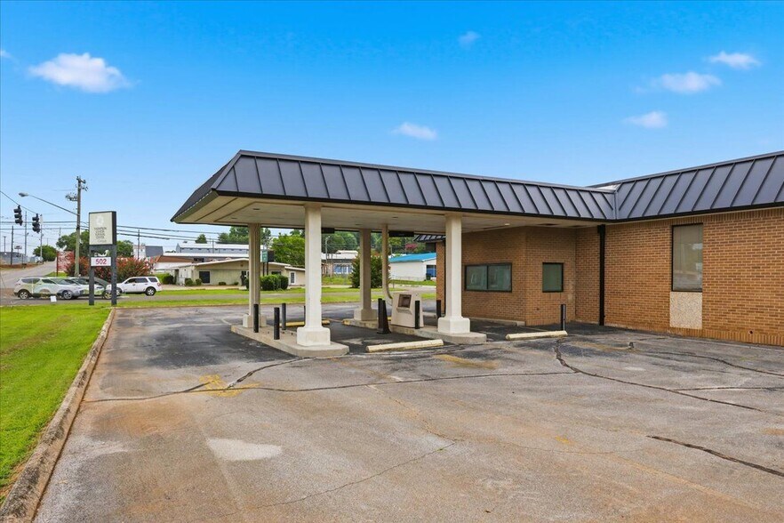 502 E North St, Sweetwater, TN à louer - Photo de l’immeuble – Image 3 sur 25