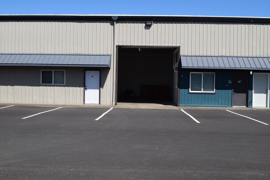 4216 W 7th Ave, Eugene, OR à louer - Photo de l’immeuble – Image 1 sur 9