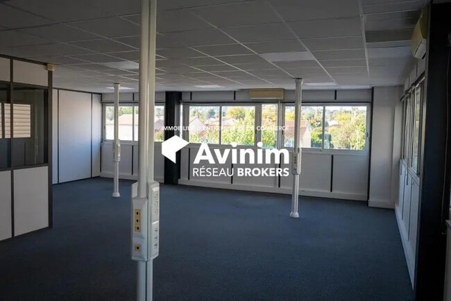 Plus de détails pour Bureau à louer