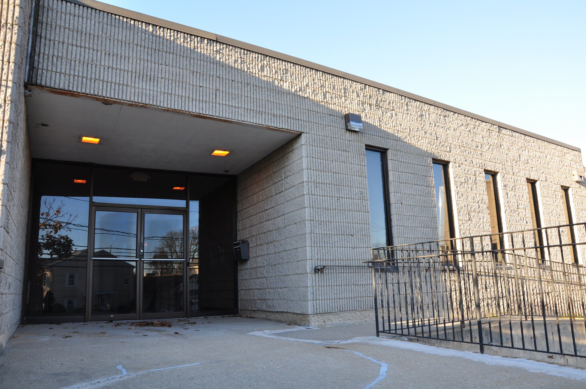 1 Barry Pl, Stamford, CT à louer Photo principale– Image 1 sur 6