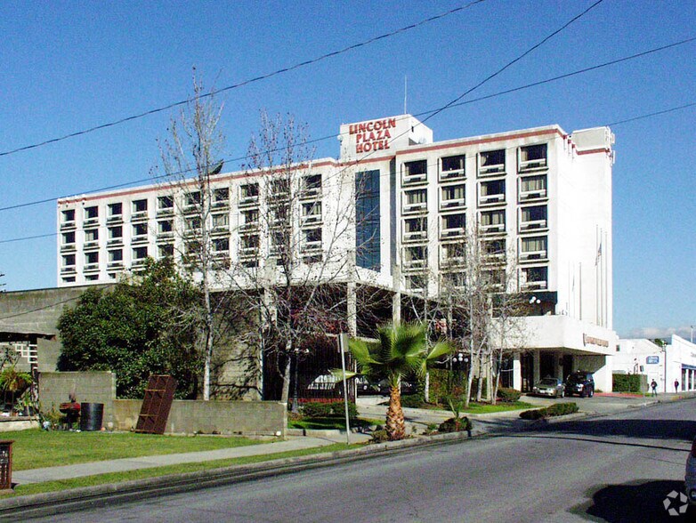 123 S Lincoln Ave, Monterey Park, CA à louer - Photo de l’immeuble – Image 1 sur 17